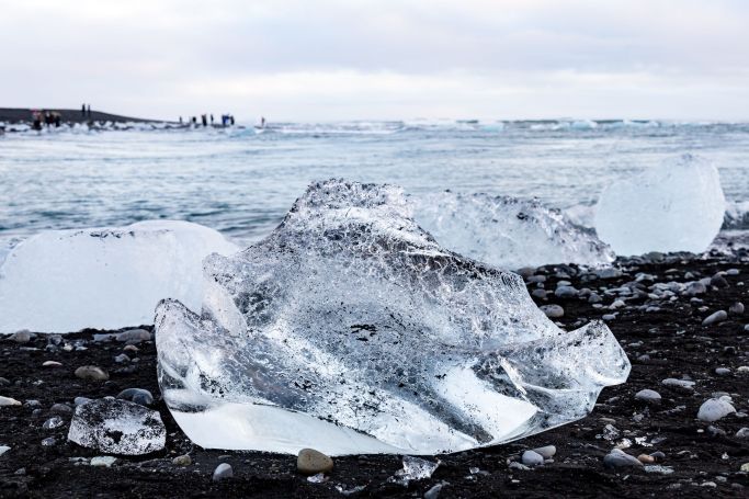 Diamond beach ice floe